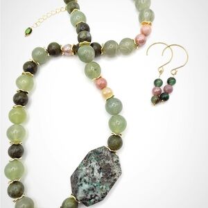 Elegant Multi-Stone Necklace and Earring Set